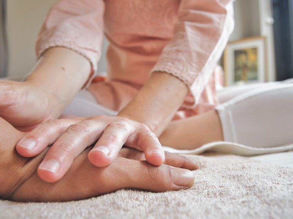 thai hand massage